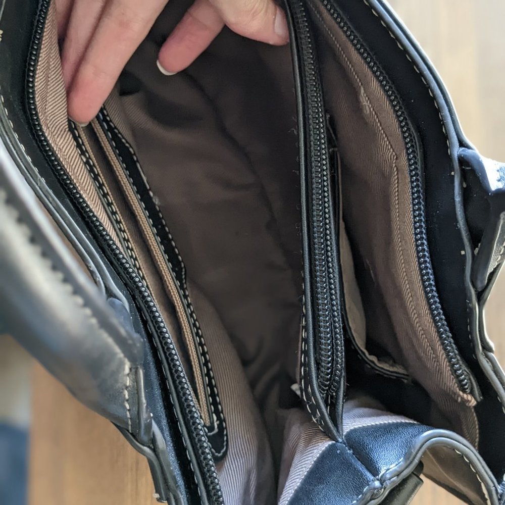 Classic London Fog Black Satchel - Picture 4 of 7